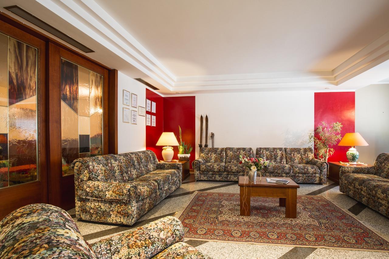 Hotel Daniela Levico Terme Exteriör bild