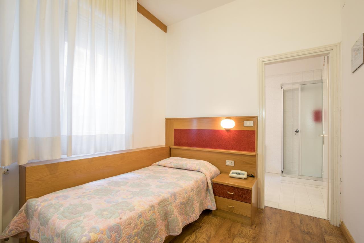 Hotel Daniela Levico Terme Exteriör bild